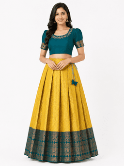 PATTUPAVADA AND BLOUSE thumbnail 1